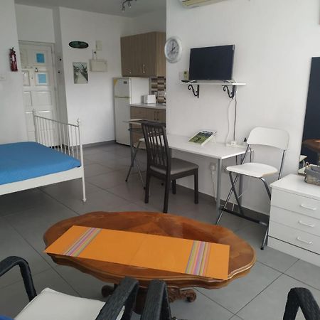 Studio Apartment Near The Beach Larnaka Exterior foto